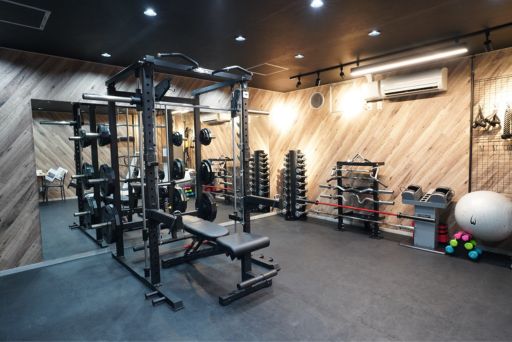 快適で安心の完全個室貸切空間 最高品質マシンを独占利用！